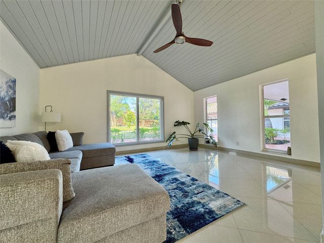 481 W Tropical Way, Plantation, FL 33317