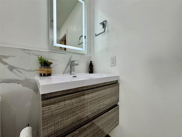 481 W Tropical Way, Plantation, FL 33317