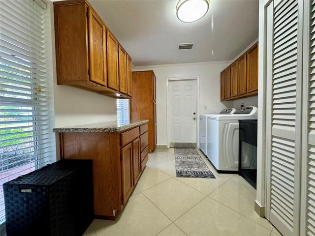 481 W Tropical Way, Plantation, FL 33317