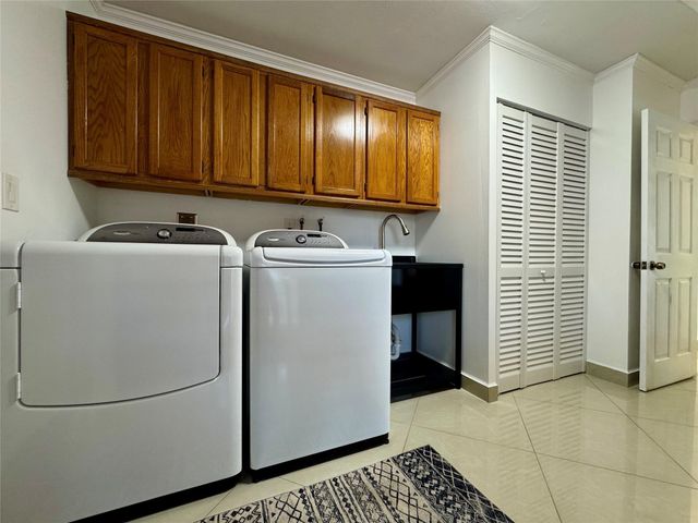 481 W Tropical Way, Plantation, FL 33317