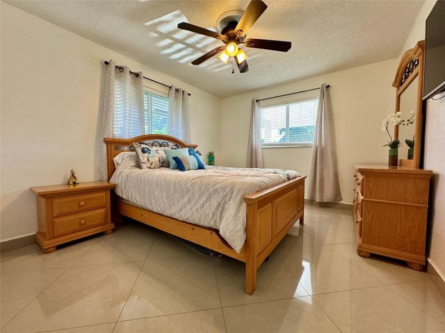 481 W Tropical Way, Plantation, FL 33317