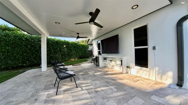 481 W Tropical Way, Plantation, FL 33317