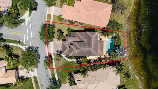 12300 NW 77th Mnr, Parkland, FL 33076