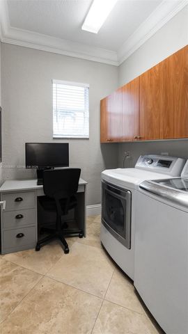 12300 NW 77th Mnr, Parkland, FL 33076