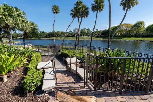 12300 NW 77th Mnr, Parkland, FL 33076