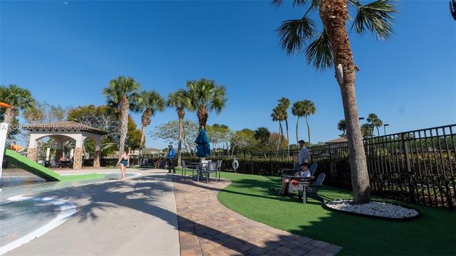 12300 NW 77th Mnr, Parkland, FL 33076