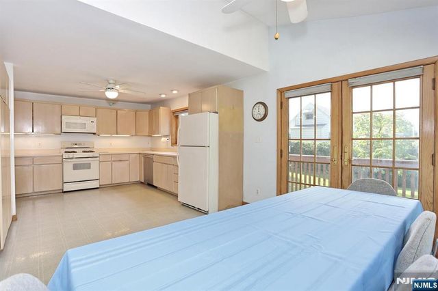 338 4th Avenue, Hawthorne, NJ 07506