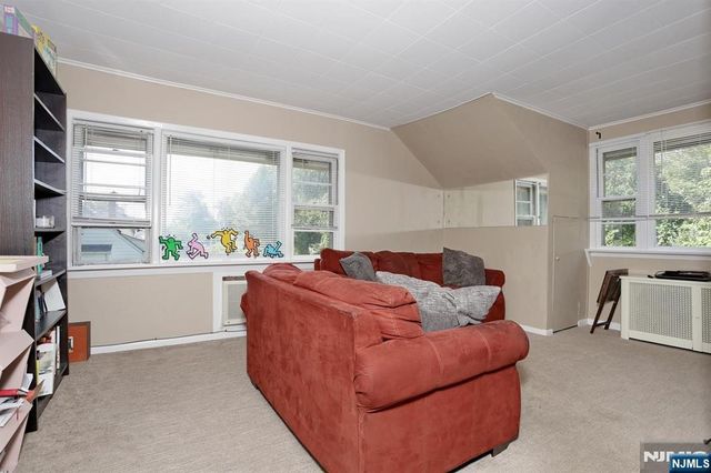 338 4th Avenue, Hawthorne, NJ 07506
