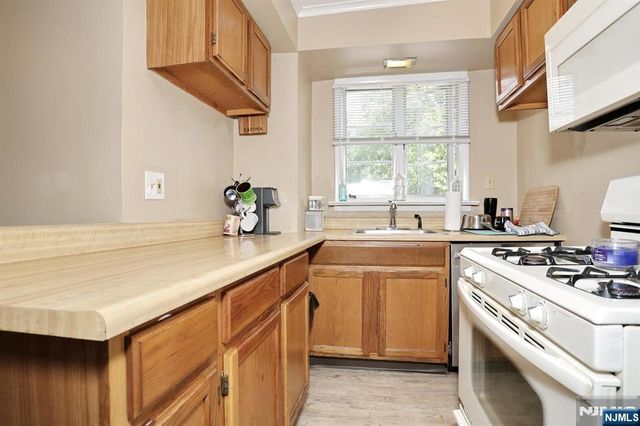 338 4th Avenue, Hawthorne, NJ 07506