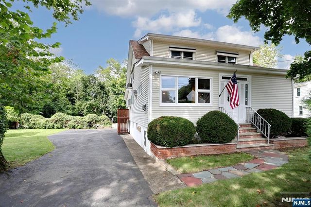 338 4th Avenue, Hawthorne, NJ 07506