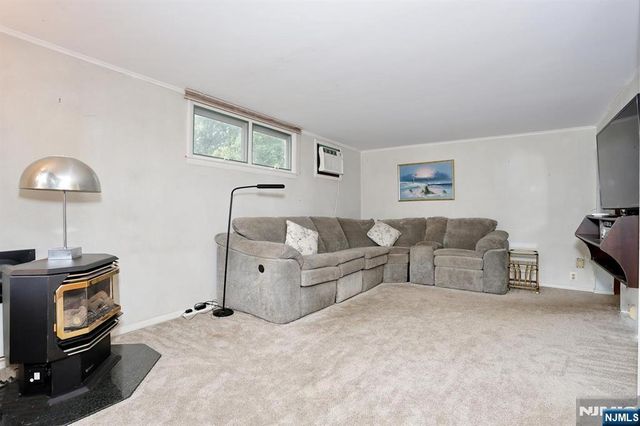 338 4th Avenue, Hawthorne, NJ 07506