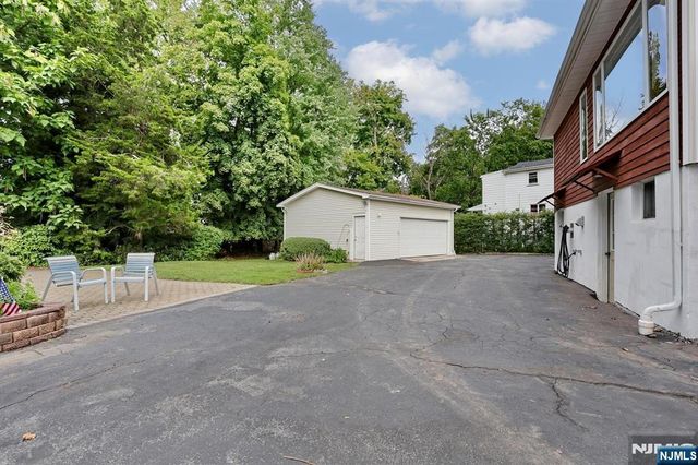 338 4th Avenue, Hawthorne, NJ 07506