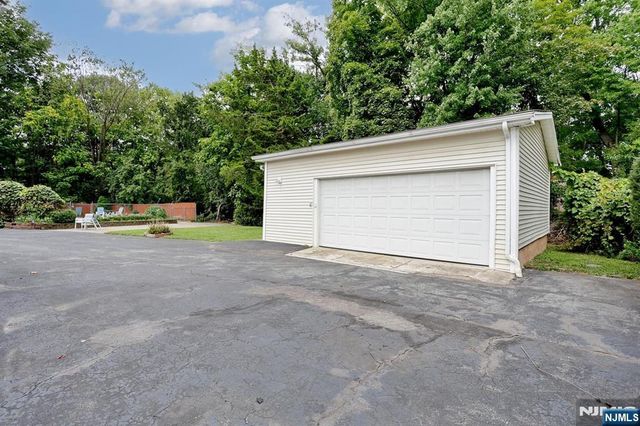 338 4th Avenue, Hawthorne, NJ 07506