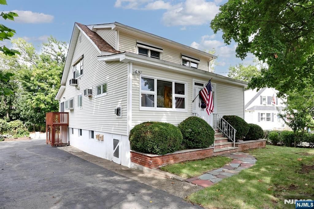 338 4th Avenue, Hawthorne, NJ 07506