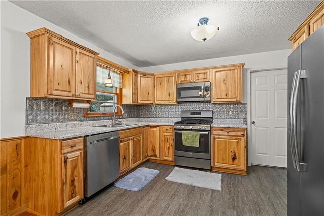 13213 E 44th Street S, Independence, MO 64055