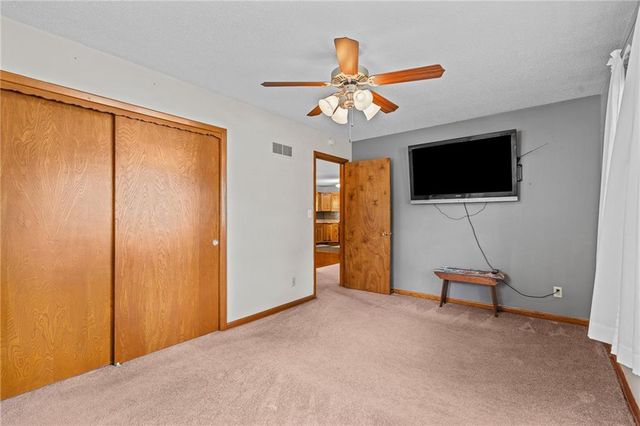 13213 E 44th Street S, Independence, MO 64055