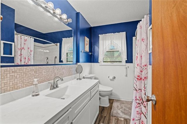 13213 E 44th Street S, Independence, MO 64055