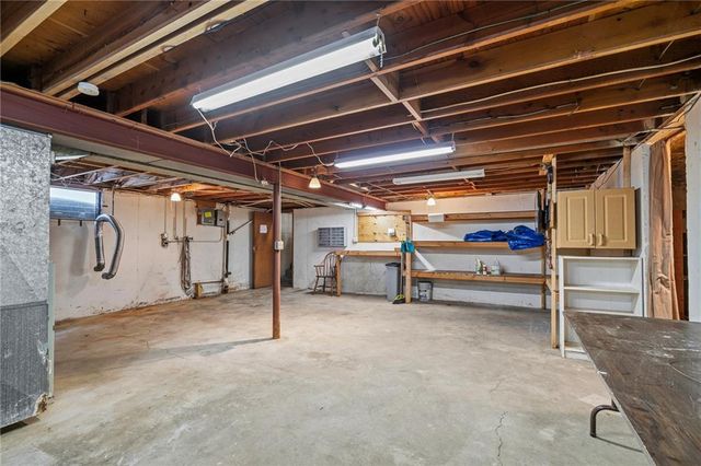13213 E 44th Street S, Independence, MO 64055