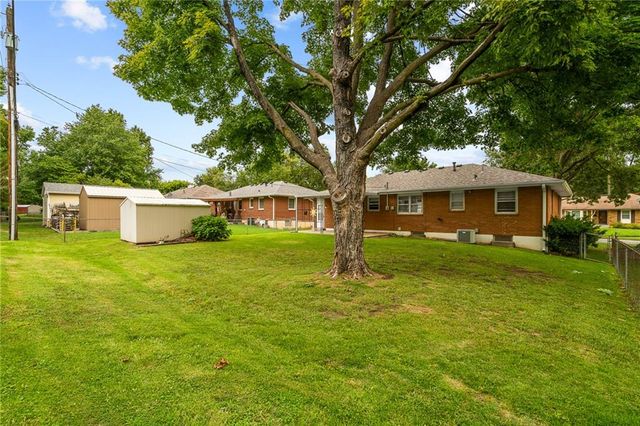 13213 E 44th Street S, Independence, MO 64055