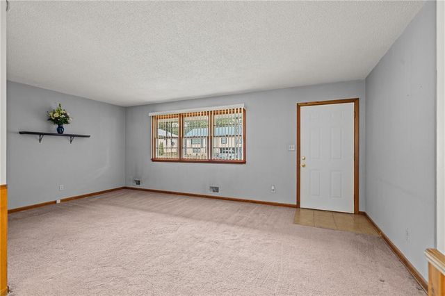 13213 E 44th Street S, Independence, MO 64055