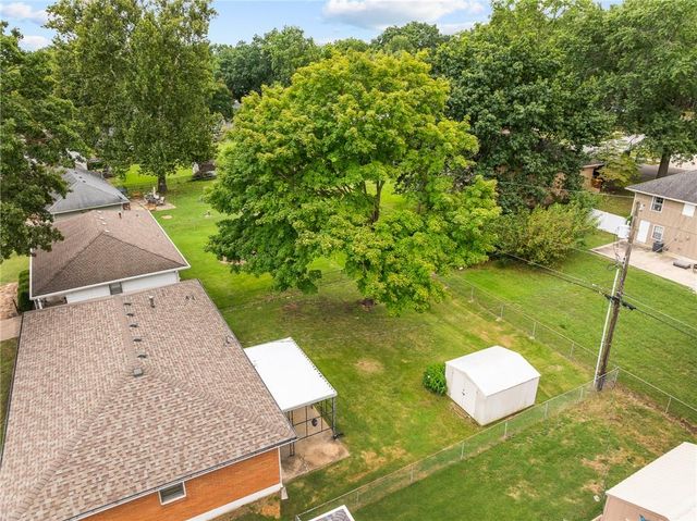 13213 E 44th Street S, Independence, MO 64055