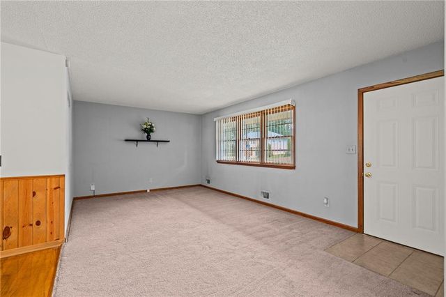 13213 E 44th Street S, Independence, MO 64055