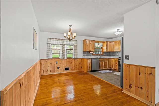13213 E 44th Street S, Independence, MO 64055