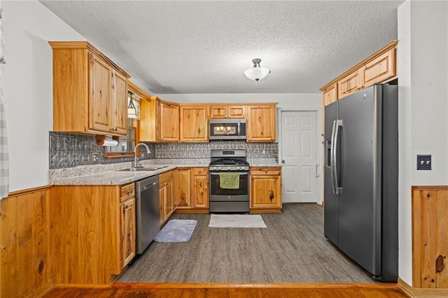 13213 E 44th Street S, Independence, MO 64055