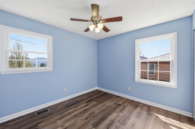 21 Raintree Court, Irvine, KY 40336