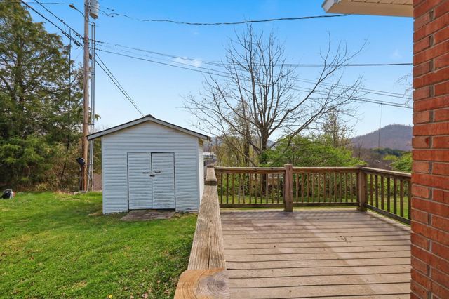 21 Raintree Court, Irvine, KY 40336