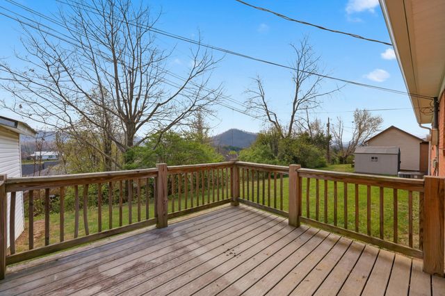 21 Raintree Court, Irvine, KY 40336