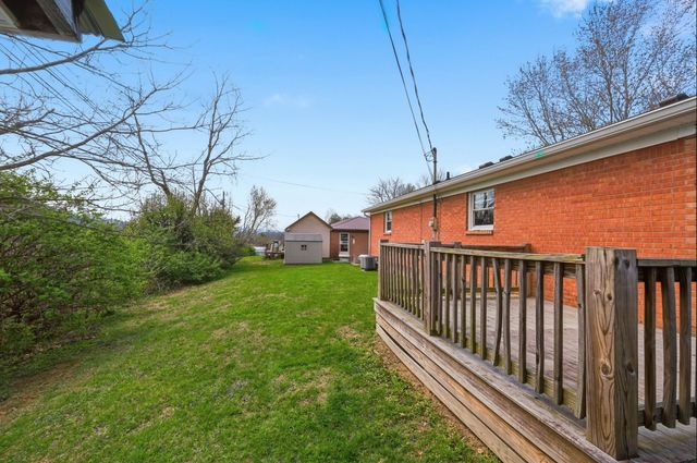 21 Raintree Court, Irvine, KY 40336