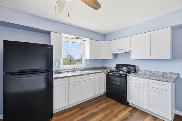 21 Raintree Court, Irvine, KY 40336