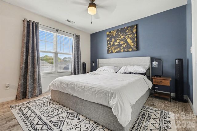 2729 Avalon Loop Road, Charlotte, NC 28269