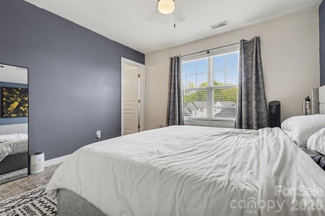 2729 Avalon Loop Road, Charlotte, NC 28269