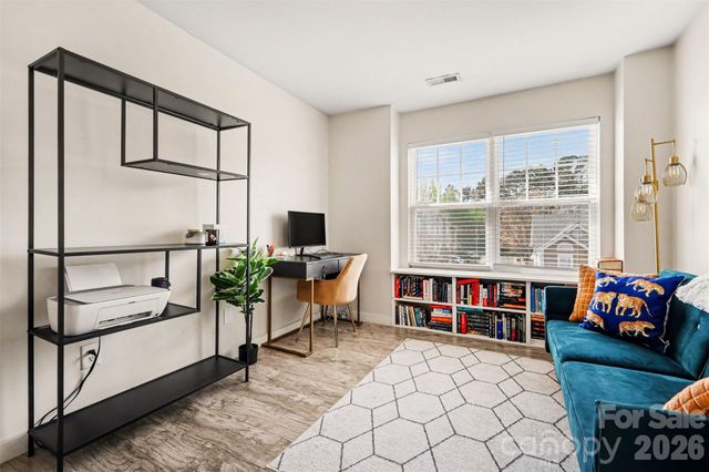 2729 Avalon Loop Road, Charlotte, NC 28269