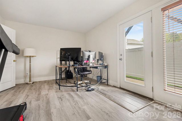 2729 Avalon Loop Road, Charlotte, NC 28269