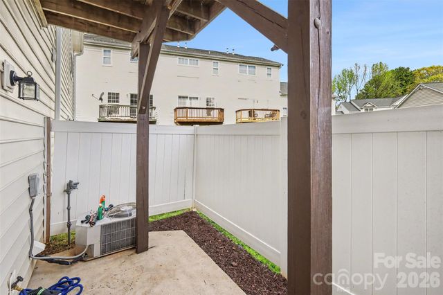 2729 Avalon Loop Road, Charlotte, NC 28269