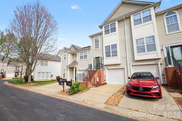 2729 Avalon Loop Road, Charlotte, NC 28269