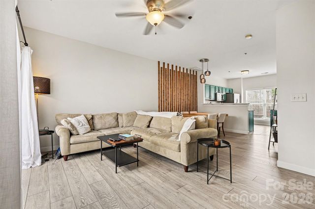 2729 Avalon Loop Road, Charlotte, NC 28269