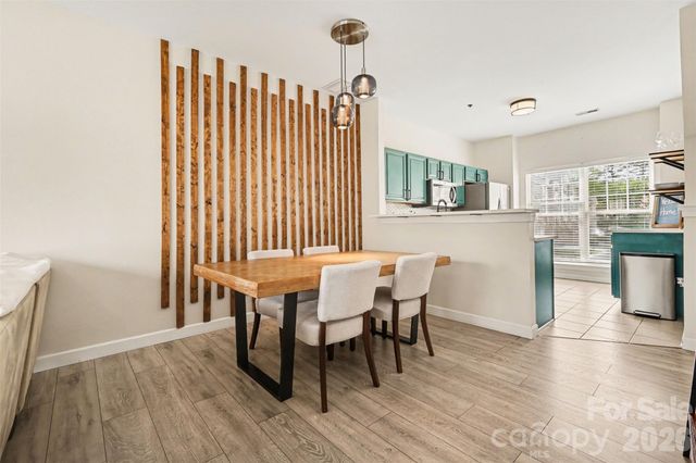 2729 Avalon Loop Road, Charlotte, NC 28269