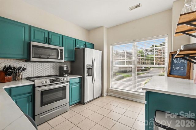 2729 Avalon Loop Road, Charlotte, NC 28269