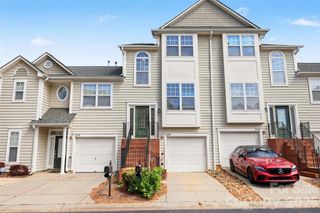 2729 Avalon Loop Road, Charlotte, NC 28269