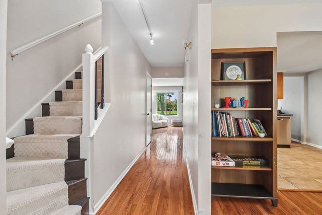 1462 FAIRFAX Lane, Buffalo Grove, IL 60089