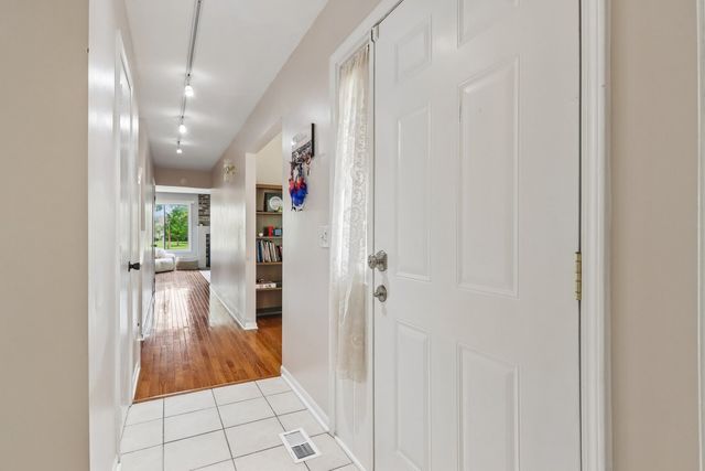 1462 FAIRFAX Lane, Buffalo Grove, IL 60089