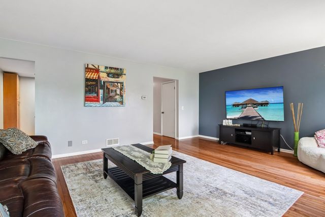 1462 FAIRFAX Lane, Buffalo Grove, IL 60089