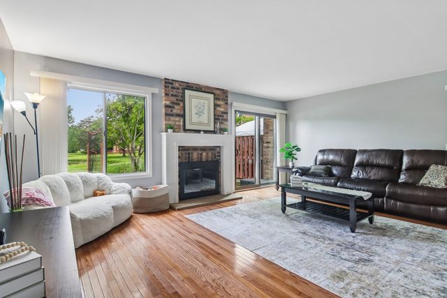 1462 FAIRFAX Lane, Buffalo Grove, IL 60089
