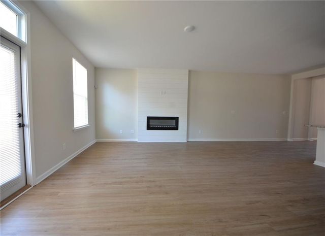 1147 Lucan Lane, Lawrenceville, GA 30043