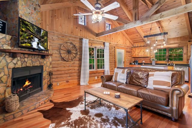 165 Timberwalk Drive, Ellijay, GA 30540