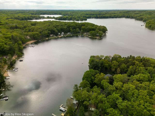 5705 Centerline Road, Newaygo, MI 49337